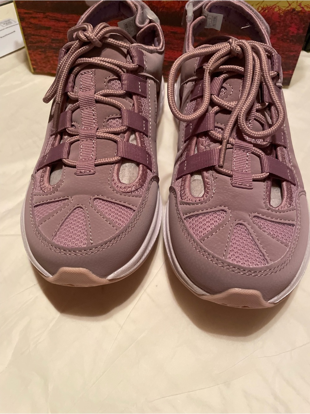 Lightweight Women's Athletic Sneakers in Dusty Mauve